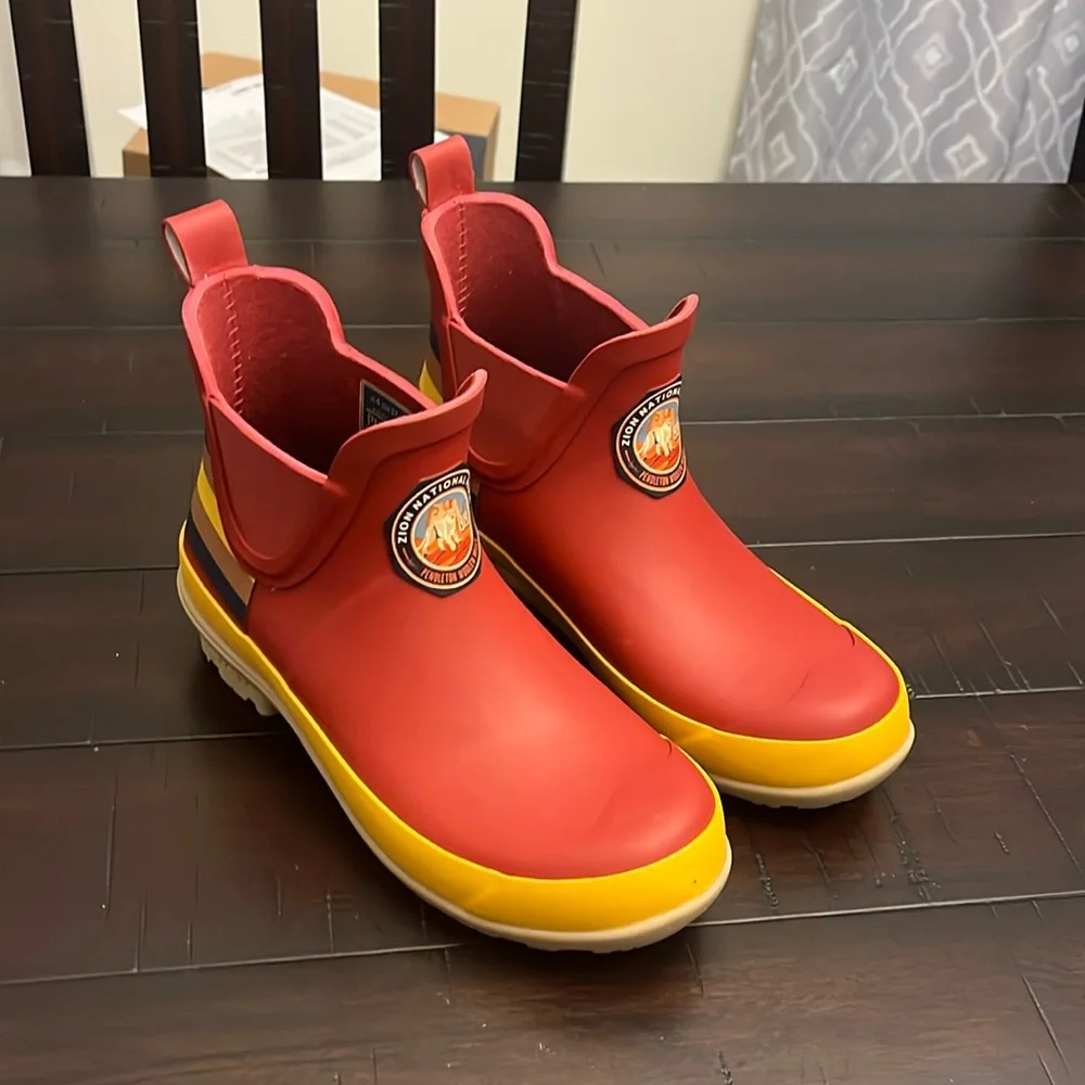 Pendleton Zion National Park Chelsea Rain Boots new red Women’s Size 6